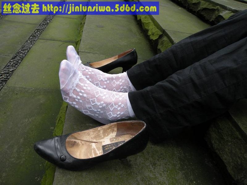  p data-id="gnbbi565uo">女式锦纶丝袜是上世纪八十年代非常流行的一