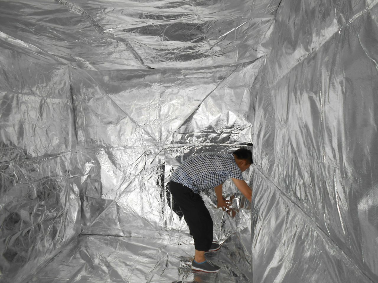 集装箱隔热层又称为"集装箱隔热内衬袋",是