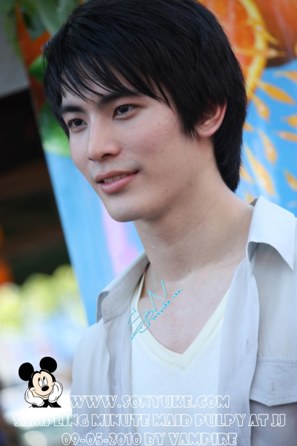  p>颂恩·宋帕山(son),1988年11月12日出生于泰国曼谷,泰国男演员