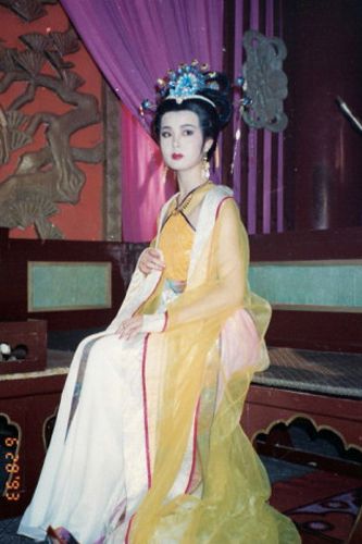  p data-id="gnwujy00vv">《宠妃》四幕歌剧,据意大利当时的剧作家巴