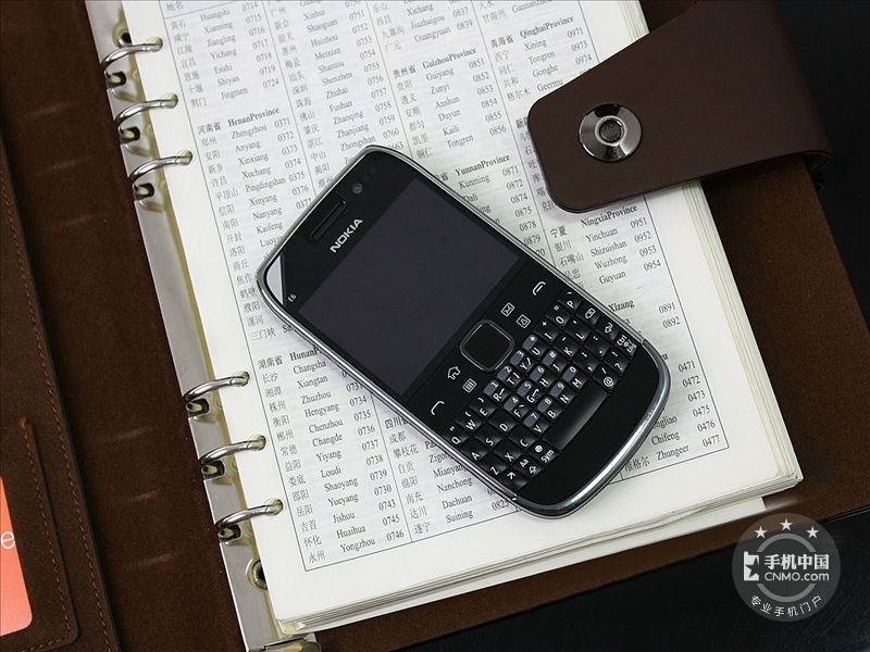  p>诺基亚一款于2011年上市的经典全键盘手机.