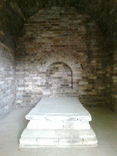  p>福清公主墓发掘于 a target="_blank" href="/item/南京市/2207627