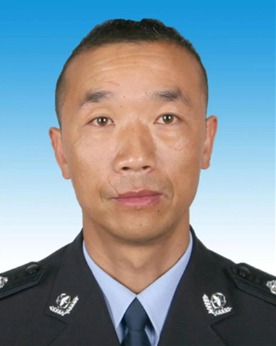  /p> p data-id="gn17syuuk9">现任迪庆州公安局看守所副所长(正科级)