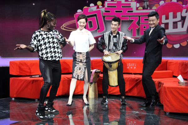  p data-id="gnvezmozy4">白加黑组合,是一个由殷晓维,米兰组成的组合