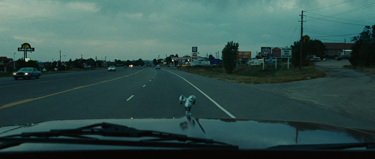 老无所依》(no country for old men)是派拉蒙出品的一部时装西部电影