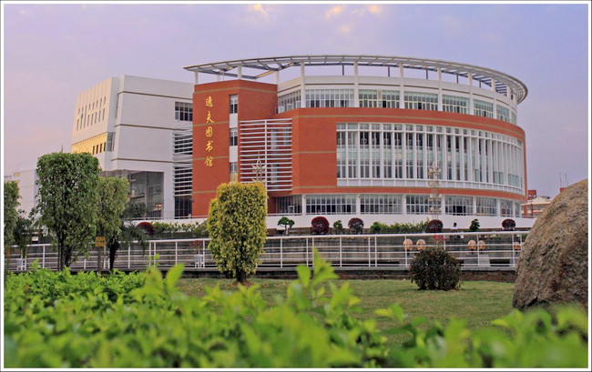  p>漳州师范学院是 a href="#">福建省重点建设高校 /a>之一,坐落于" 