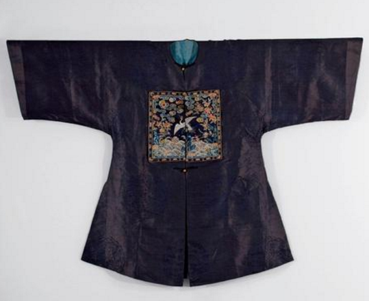 补服始于明代,分为方补和圆补两种, a>圆补 /a