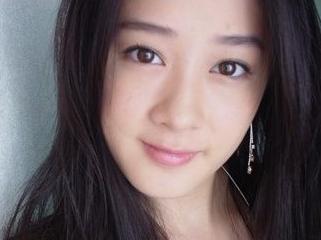  p>李妍智,歌手,1988年9月28日出生于美国,2002年发行 a target="