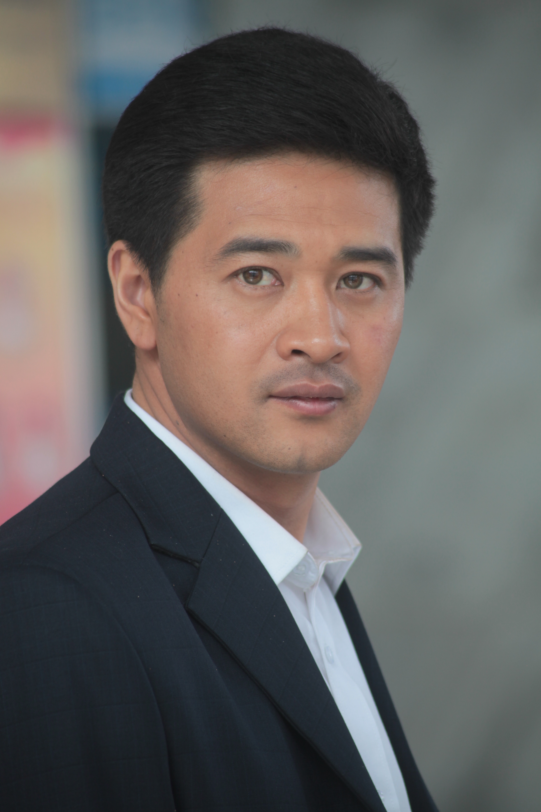 年3月15日出生于黑龙江省五常市,毕业于北京电影学院,中国内地男演员