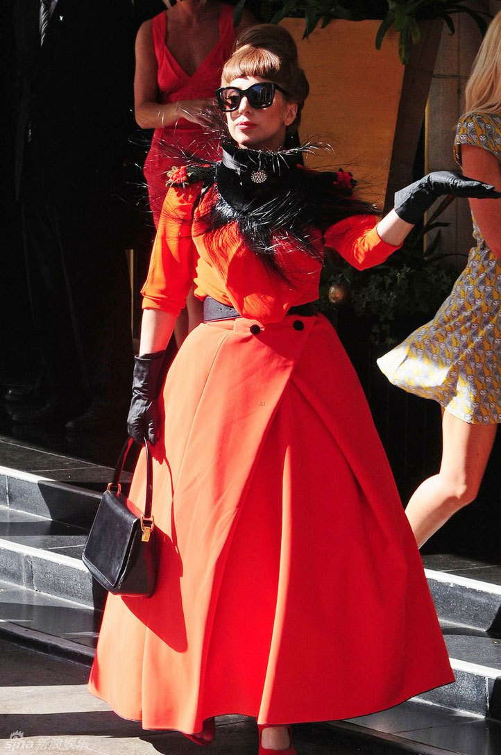  p>lady gaga,原名史蒂芬妮·乔安妮·安吉丽娜·杰尔马诺塔 i>