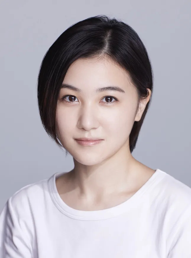 山口麻友