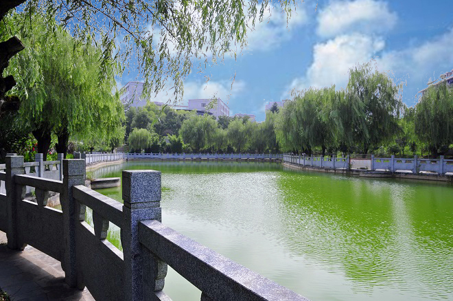 铜仁市明德衡民中学