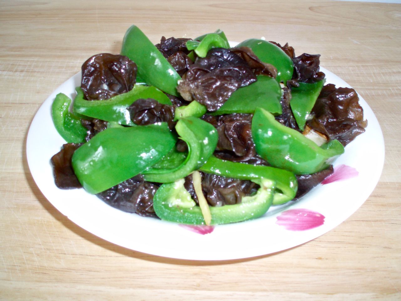 青椒炒木耳