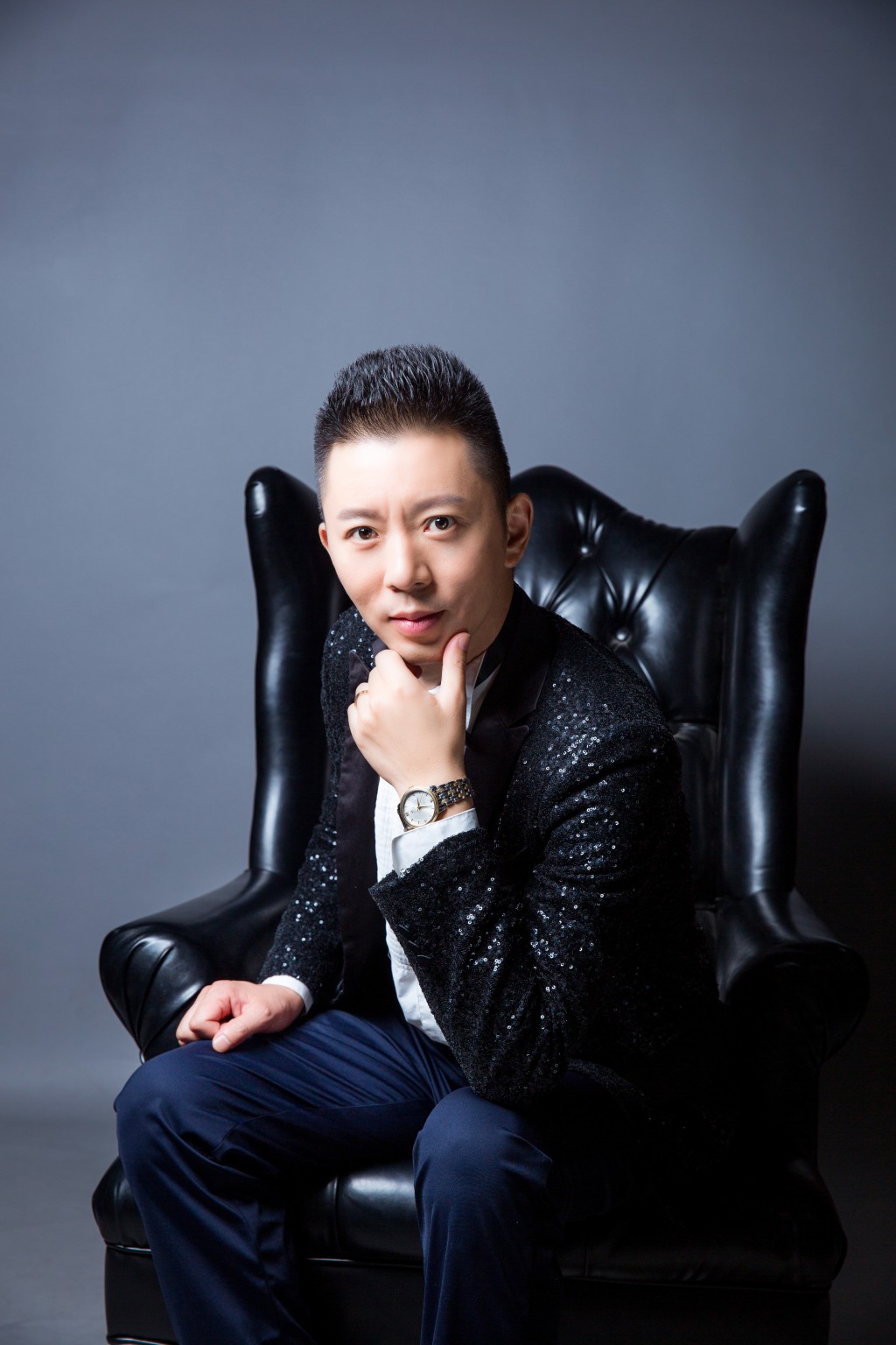  p>尹新忠,男,汉族,国家高级纹绣师,秀颜国际纹绣学院创始人. /p>