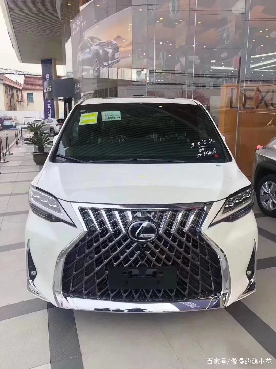 不狂了？雷克萨斯“LM300h”仅加价28万，网友：太把自己当回事了_百科TA说