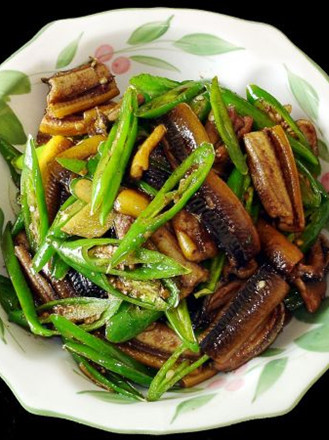  p>青椒鳝丝是一道美食,制作原料主要有净鳝鱼肉,青椒, a target="