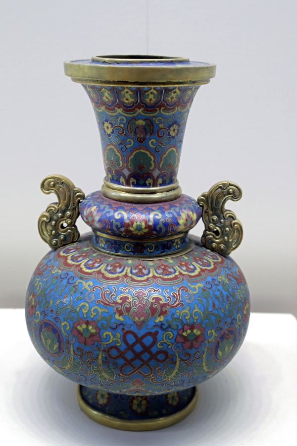 景泰蓝 銅胎掐絲琺瑯 年代物 骨董品 铜胎掐丝珐琅_百度百科