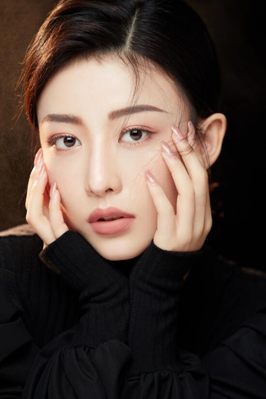 id="gnbrv6q9ts">余梦寒(rachel),1997年2月1日出生于江苏省无锡市