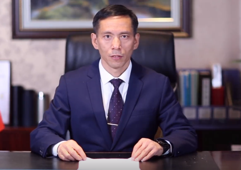 南充十中 /a>功勋教师,顺庆区政府表彰的"十佳教育工作之星""优秀校长