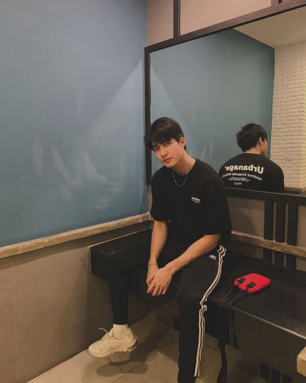  p>皮拉帕·瓦塔纳汕西瑞(earth),1994年2月23日出生于泰国曼谷,泰国