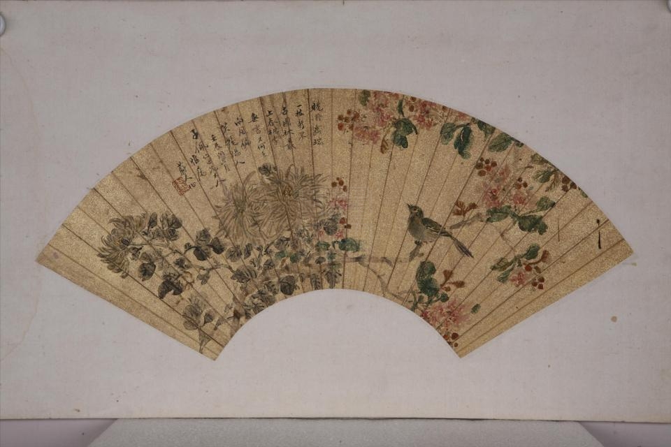 清蔚人设色花鸟扇面