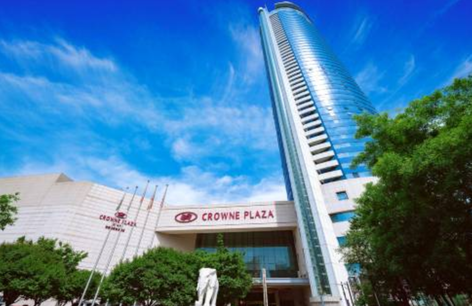  p>西安皇冠假日酒店位于著有"陕西第一高楼"之称的 a target="_blank