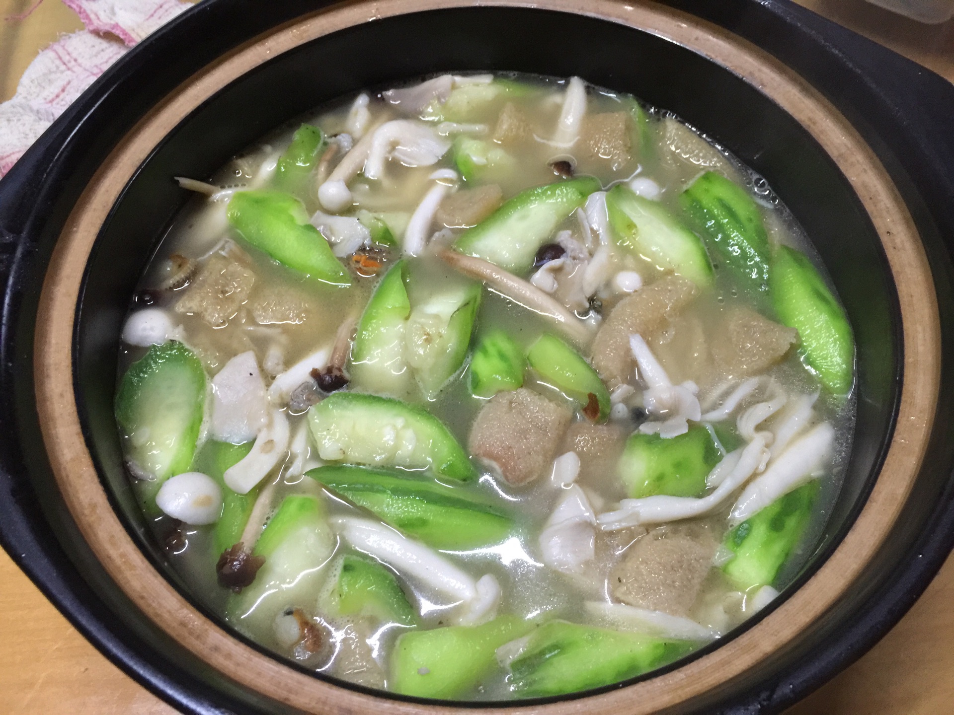 纯素杂菇煲