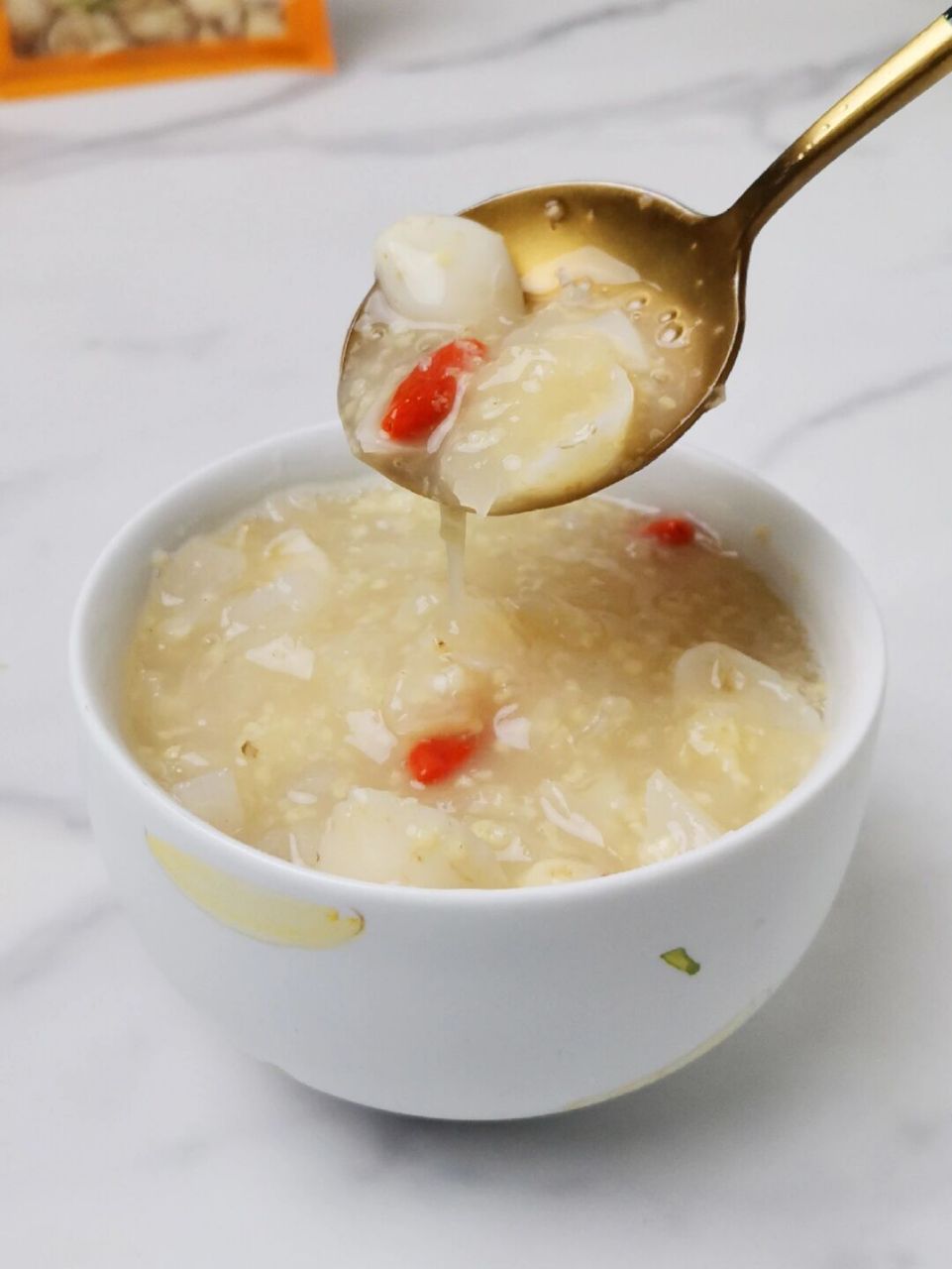 西梅小米银耳粥