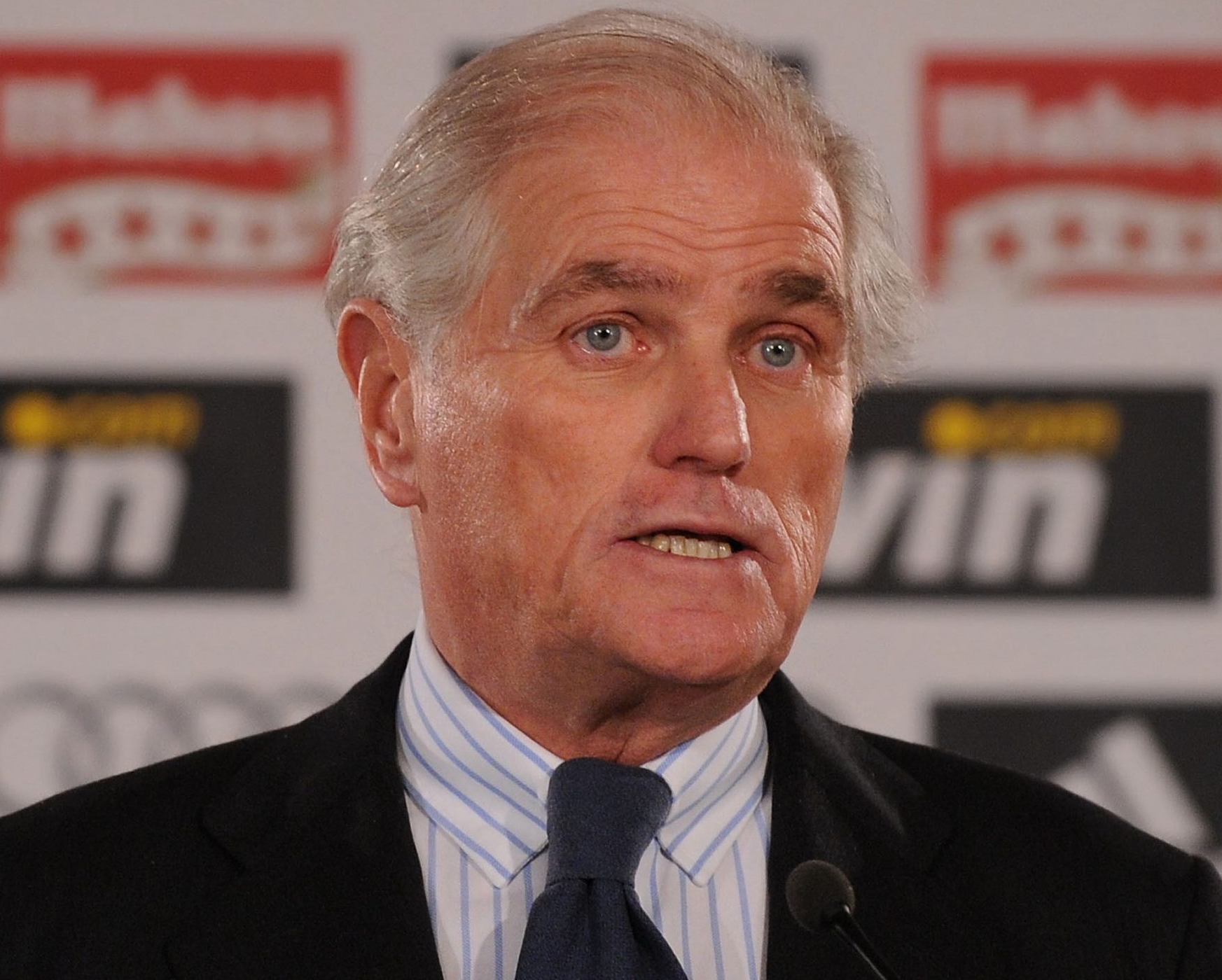  p>皇家马德里足球俱乐部(real madrid cf ,简称"皇马")是一家位于 a