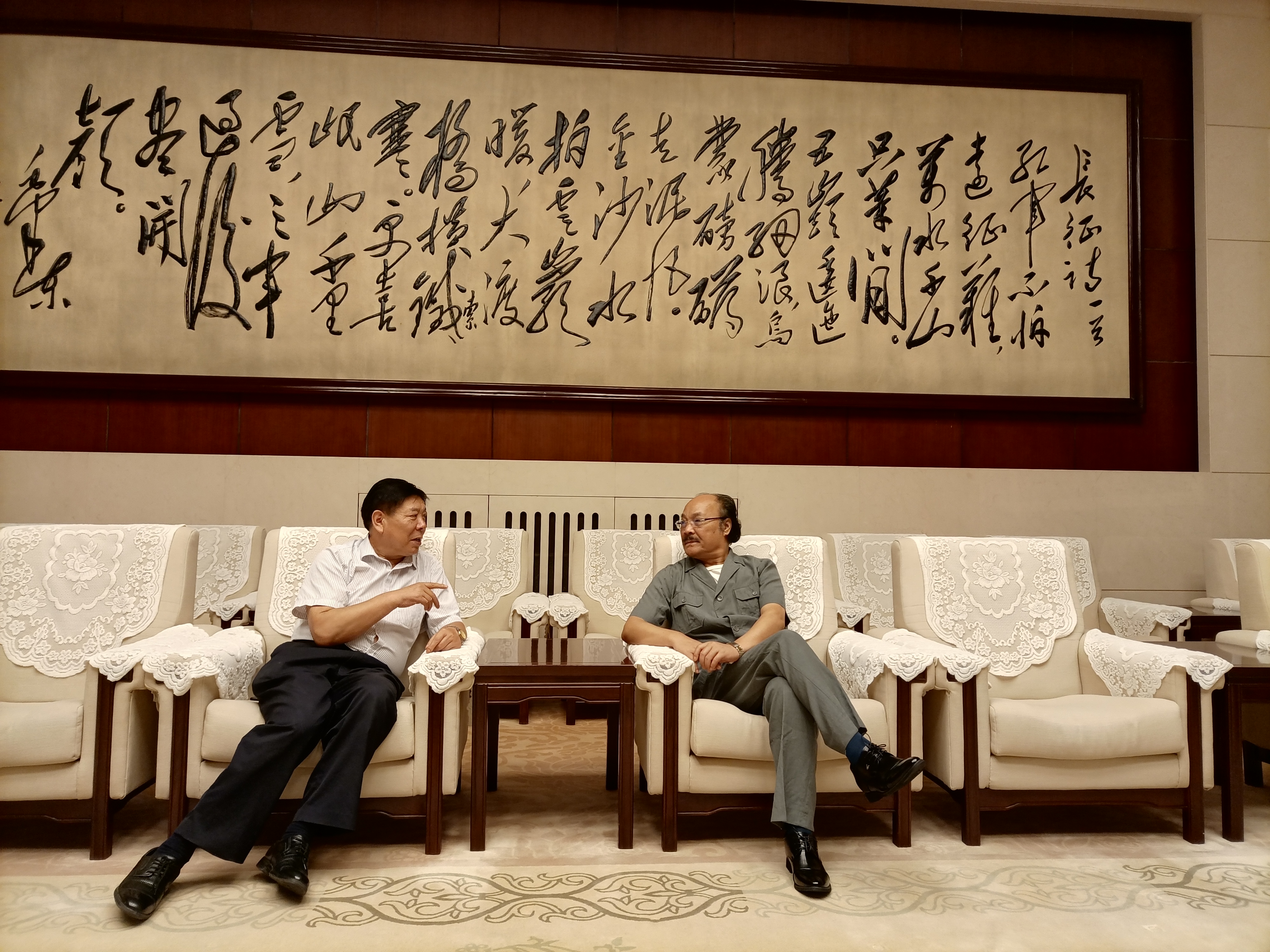 张振士