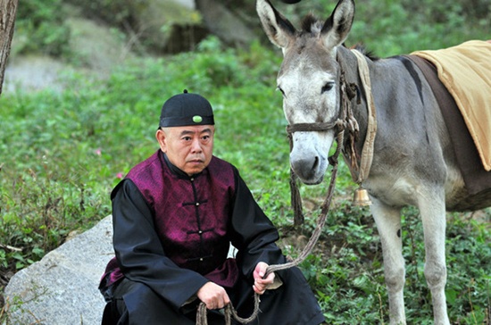 男,电影《 a target="_blank" href="/item/毛驴县令/12000991" data