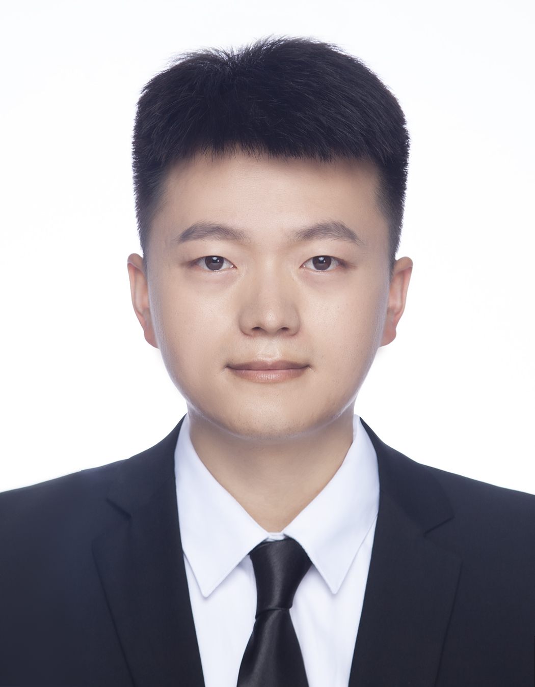 林周周,男,管理学