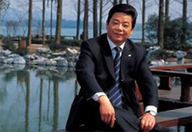 仪表厂,从技术员到副厂长,1987年担任厂长,现任华立集团董事长兼总裁