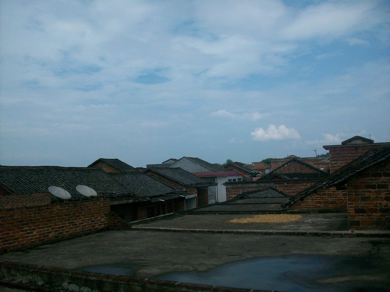  p>双江口村位于湖南省永州市祁阳县文富市镇,因祁水,烟江两条河在村