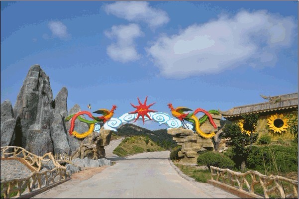 太阳山风景区是位于山东省日照市东港区涛雒