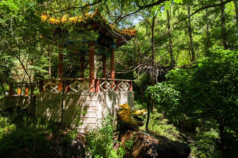 怀来县黄龙山庄