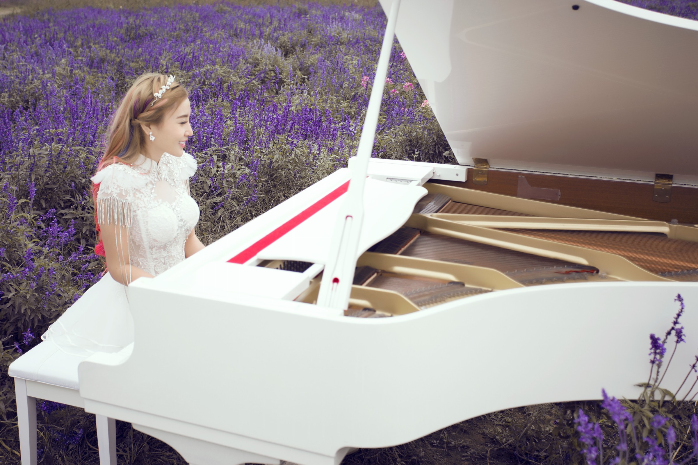  p>吴芊兴,出生于安徽合肥,毕业于中北英皇演艺专修