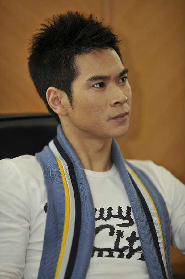  p>李炳渊,原名李渊,出生于 a target="_blank" href="/item/山东省