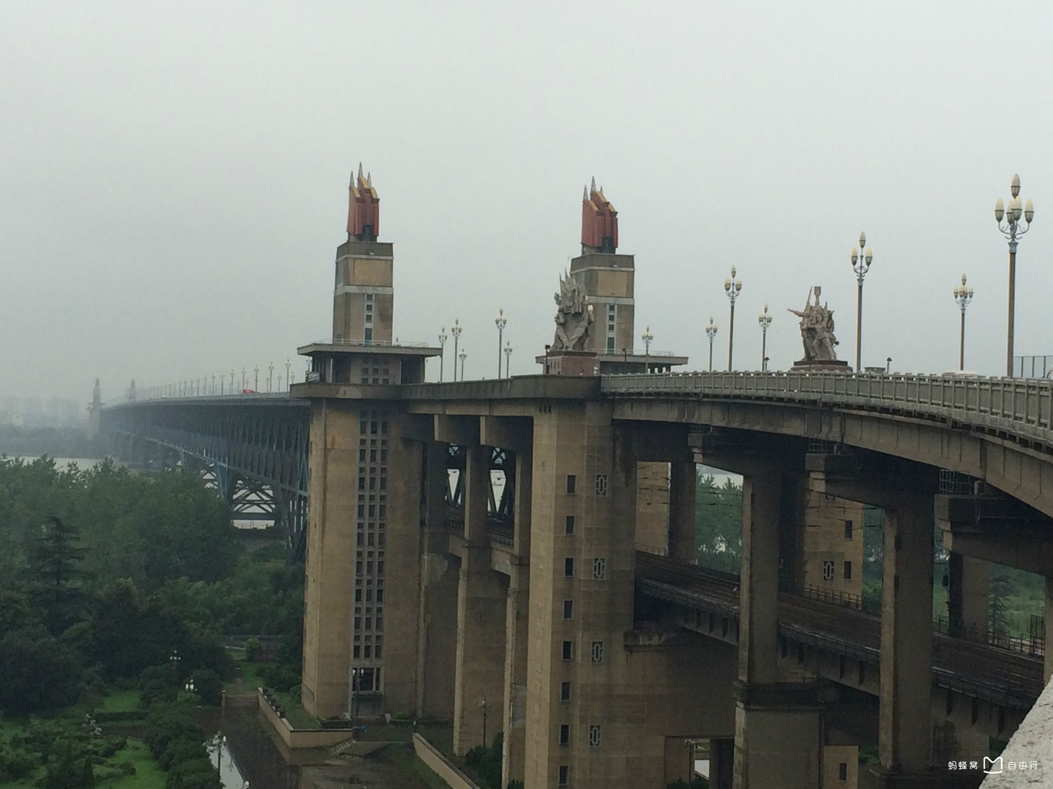  p>南京长江大桥位于 a target="_blank" href="/item/南京市/2207627
