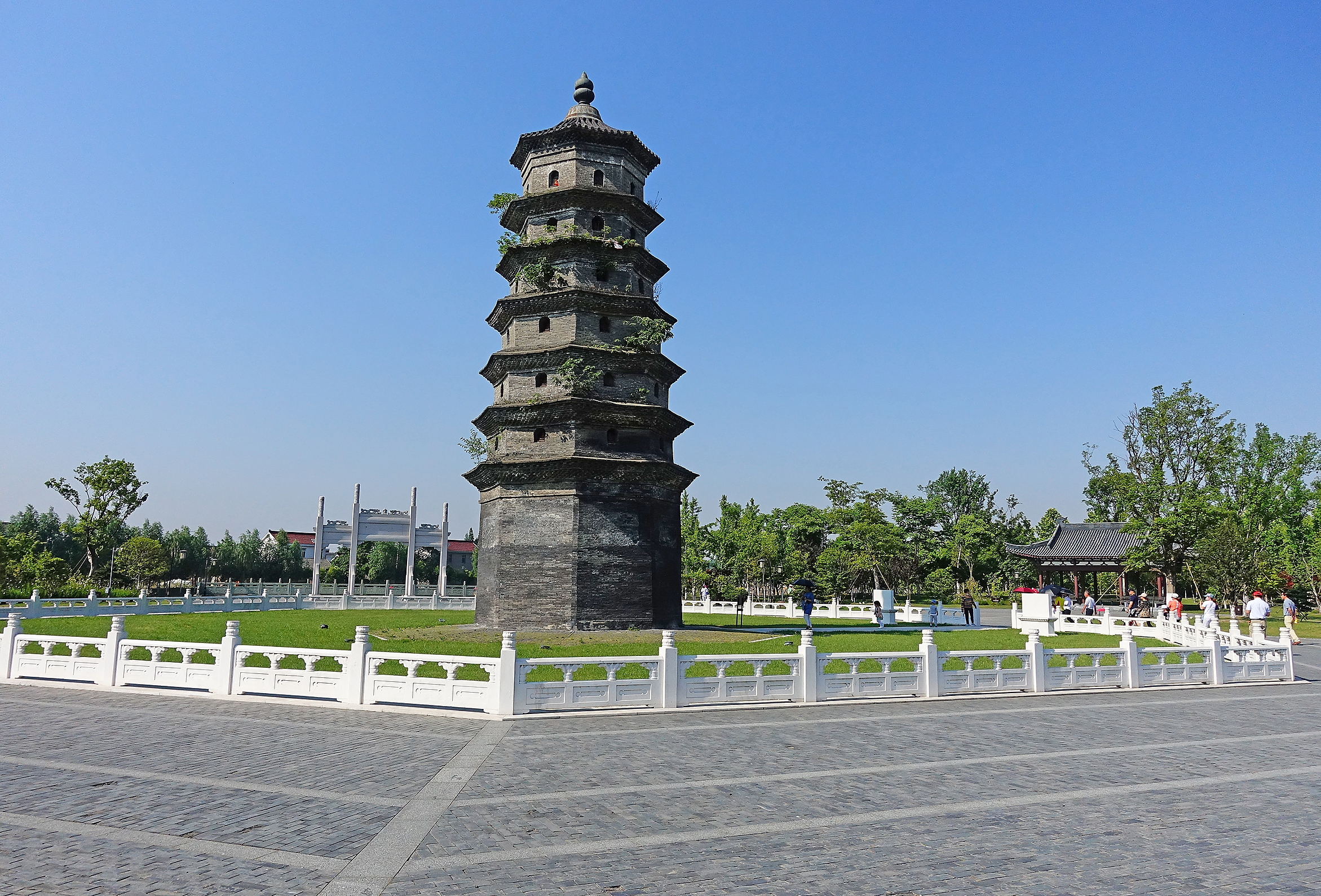  p>西溪旅游文化景区位于 a target="_blank" href="/item/江苏省