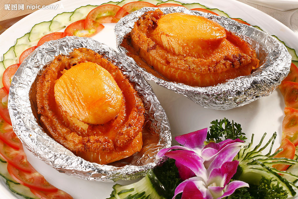  p>煎焗大连鲜鲍是一道美食,制作原料主要有大连鲜鲍鱼,鸡蛋黄,生粉等