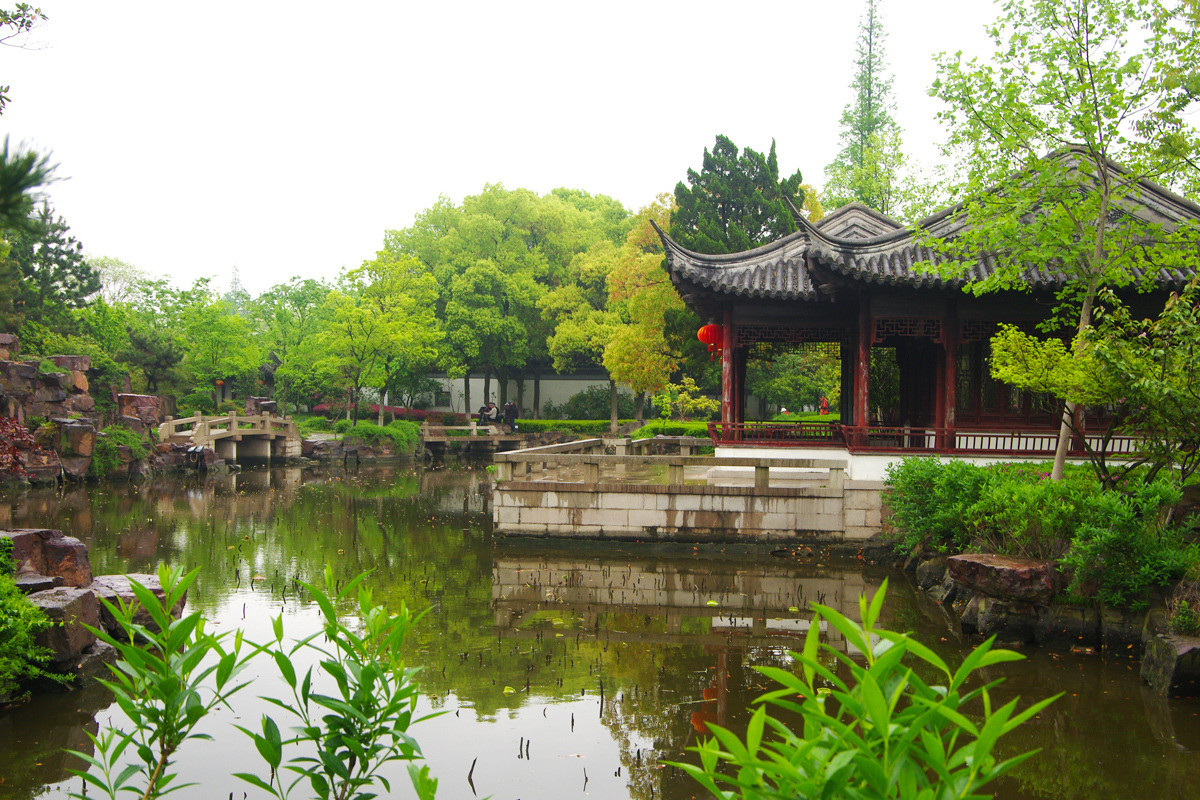  p>曾园是一处始建于清末的古典园林建筑.