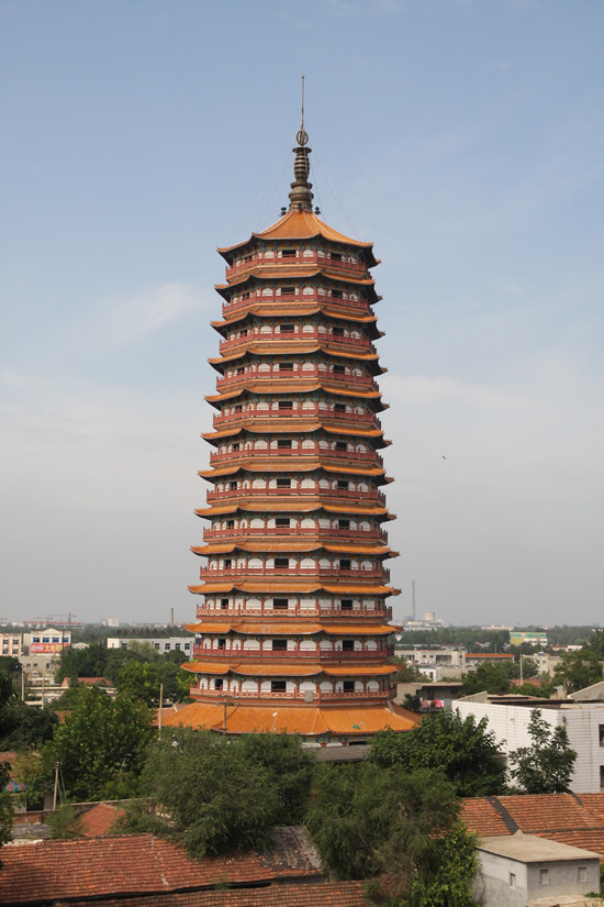 data-lemmaid="2075923">莘县 /a>燕塔坐落于莘县城中心,是一座存放