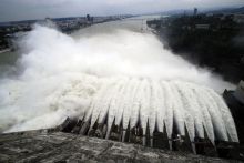 丹江口大坝泄洪