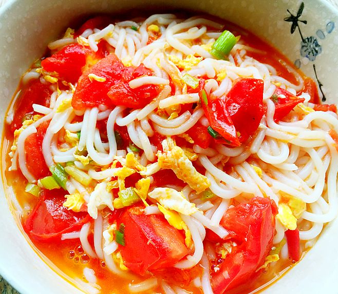 鸡蛋为主要食材制作而成的一道面食,属于家常菜,口感鲜美