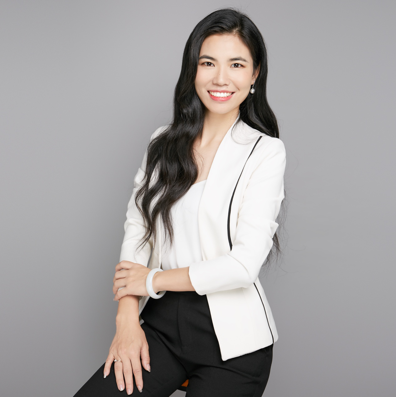  p>陈墨,女,中国籍,汉族,国际法 a target="_blank" href="/item/律师