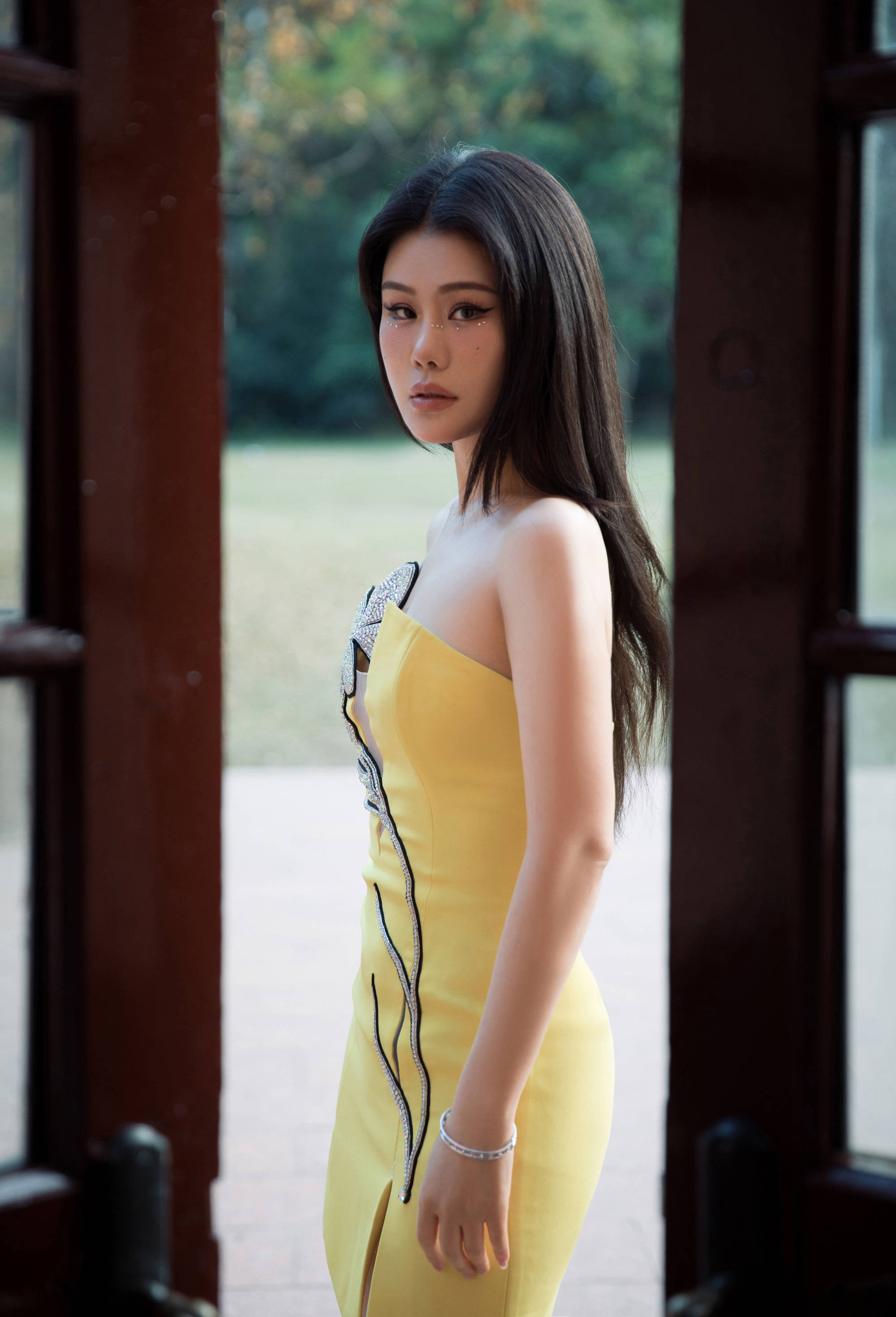  p>《月亮失眠了》是 a target="_blank" href="/item/袁娅维/8307095