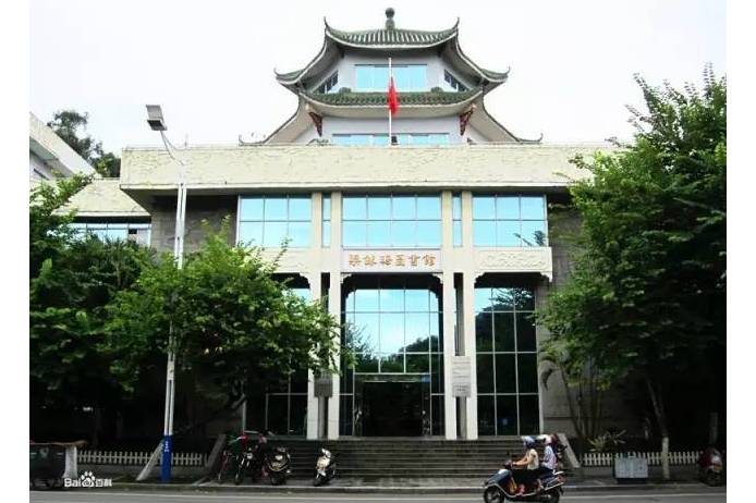 target="_blank" href="/item/图书馆">图书馆 /a>之一,位于大良文秀