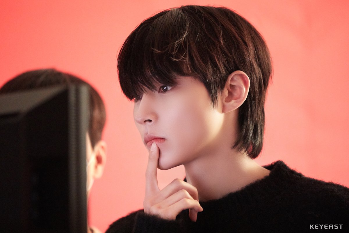  p data-id="gnwr6b7aqo">黄寅烨,1991年1月19