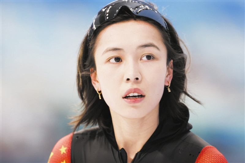 阿达克,1999年6月1日出生于 a target="_blank" href="/item/新疆